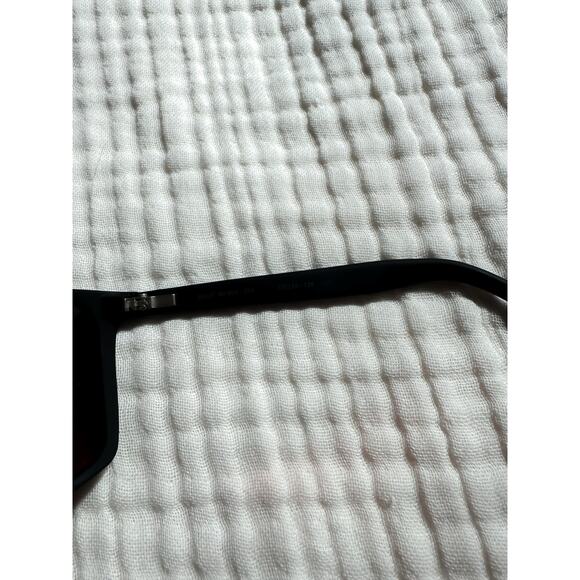 Maui Jim Cruzem Matte Black Hawaii Lava Rectangular Sunglasses - Picture 6 of 8